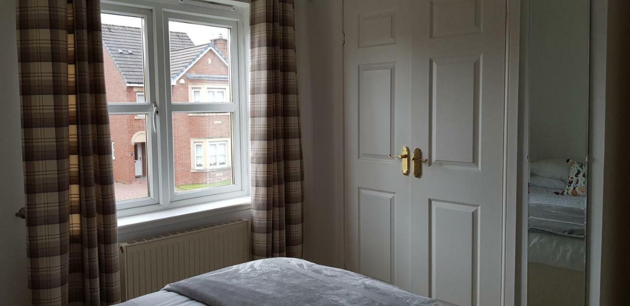 Home2Home Meadow Close East Kilbride Buitenkant foto